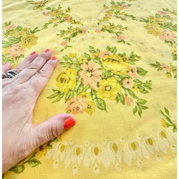 Vintage 70s pillowcase, golden yellow floral, single pillow sham, Tastemaker - Picture 2 of 8